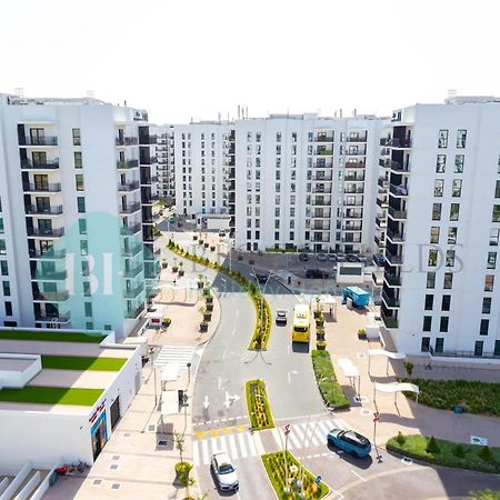 Bloomfields Stu Partial Canal View In Waters Edge Abu Dhabi Exterior foto